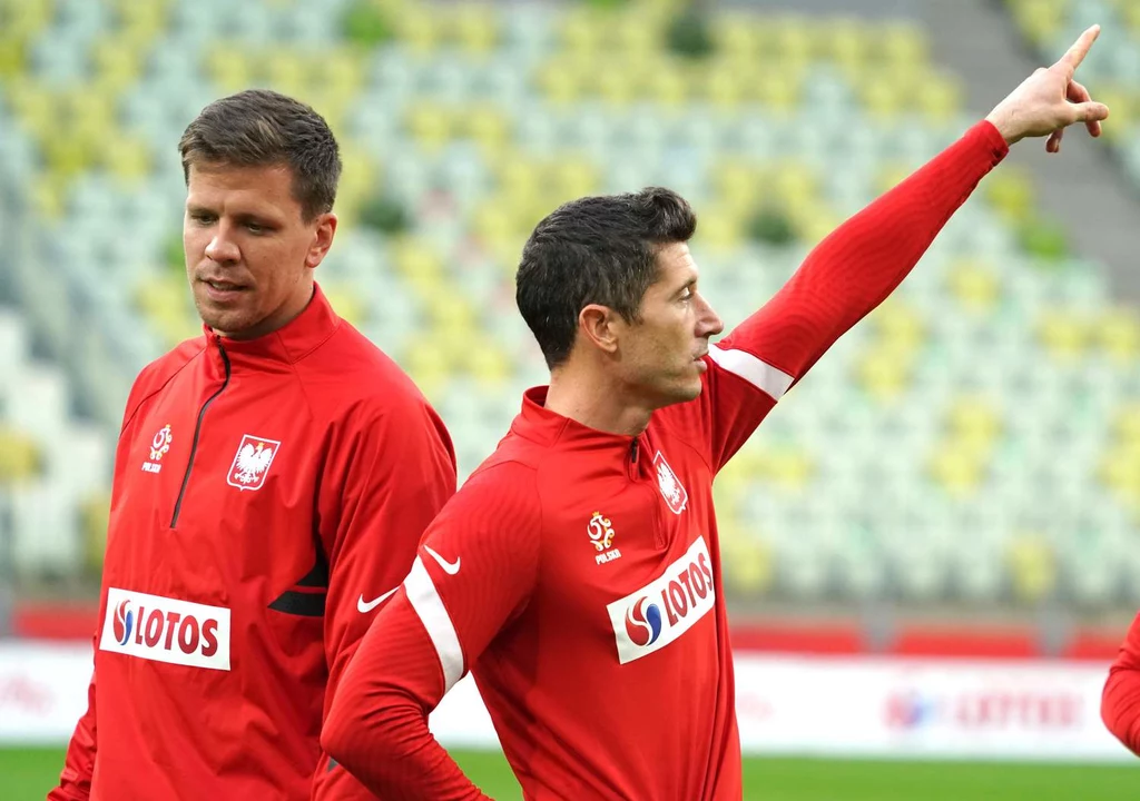 Wojciech Szczęsny (z lewej) i Robert Lewandowski Wojciech Szczęsny (z lewej) i Robert Lewandowski