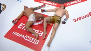 Mateusz Murański (z lewej) i Epic Cheat Meal po walce byli wyczerpani