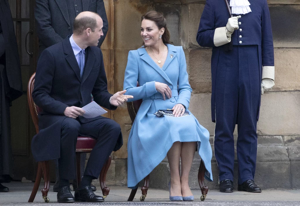 Księżna Kate i książę William podczas wizyty w Szkocji. Wszyscy zwrócili uwagę na zaokrąglony brzuszek księżnej Cambridge
