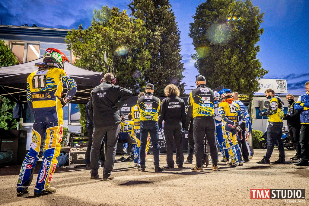 Moje Bermudy Stal Gorzów w parku maszyn Moje Bermudy Stal Gorzów w parku maszyn