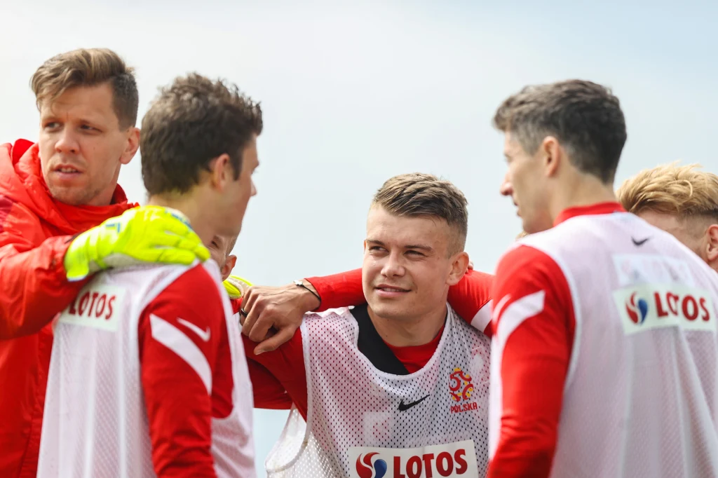 Kamil Piątkowski (w środku) podczas treningu reprezentacji Polski. Kamil Piątkowski (w środku) podczas treningu reprezentacji Polski.