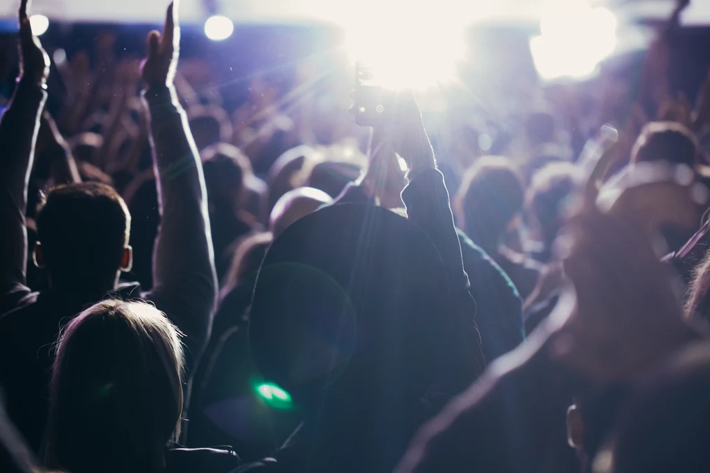 Zaszczepieni kupią bilet na koncert w promocyjnej cenie. Zdjęcie ilustracyjne Zaszczepieni kupią bilet na koncert w promocyjnej cenie. Zdjęcie ilustracyjne