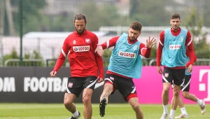 Mateusz Klich (w środku) w czasie treningu reprezentacji