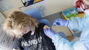 Na razie szczepionki przyjmować może młodzież w wieku od 16. roku życia