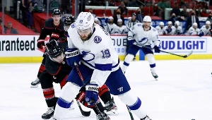 Barclay Goodrow (na pierwszym planie)