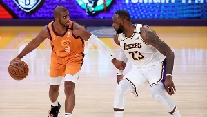 Chris Paul ( z lewej) i LeBron James
