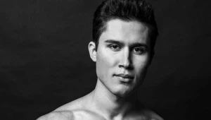 Uczestnik "Hotelu Paradise" jak "żywy Ken"?