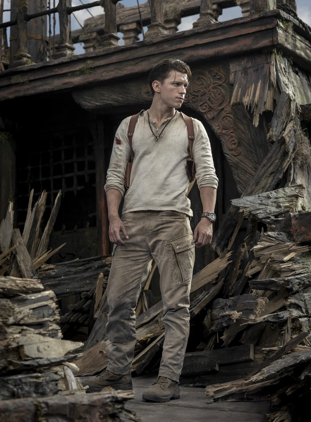 Młody aktor nie próżnuje i już niebawem będzie go można oglądać w głównej roli Nathana Drake'a w ekranizacji popularnej gry "Uncharted". Ma również pojawić się w serialu "The Crowded Room", która powstaje na zlecenie platformy streamingowej Apple TV+, antologii o ludziach, którzy zmagali się z chorobami psychicznymi i nauczyli się z nimi funkcjonować. Scenariusz liczącego dziesięć odcinków pierwszego sezonu będzie oparty na motywach książki Daniela Keyesa "Człowiek o 24 twarzach".

Holland wcieli się w prawdziwą postać. Zagra Billy'ego Milligana, pierwszego w historii człowieka, który nie został skazany za popełnione przestępstwa, dlatego, że cierpiał na rozszczepienie osobowości. W ciele Milligana kryły się aż 24 osobowości.