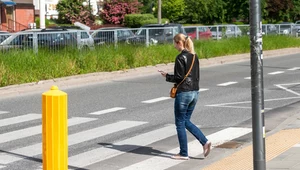 Nowe przepisy weszły w życie. Nie znaczą, że piesi mogą wchodzić pod auta!