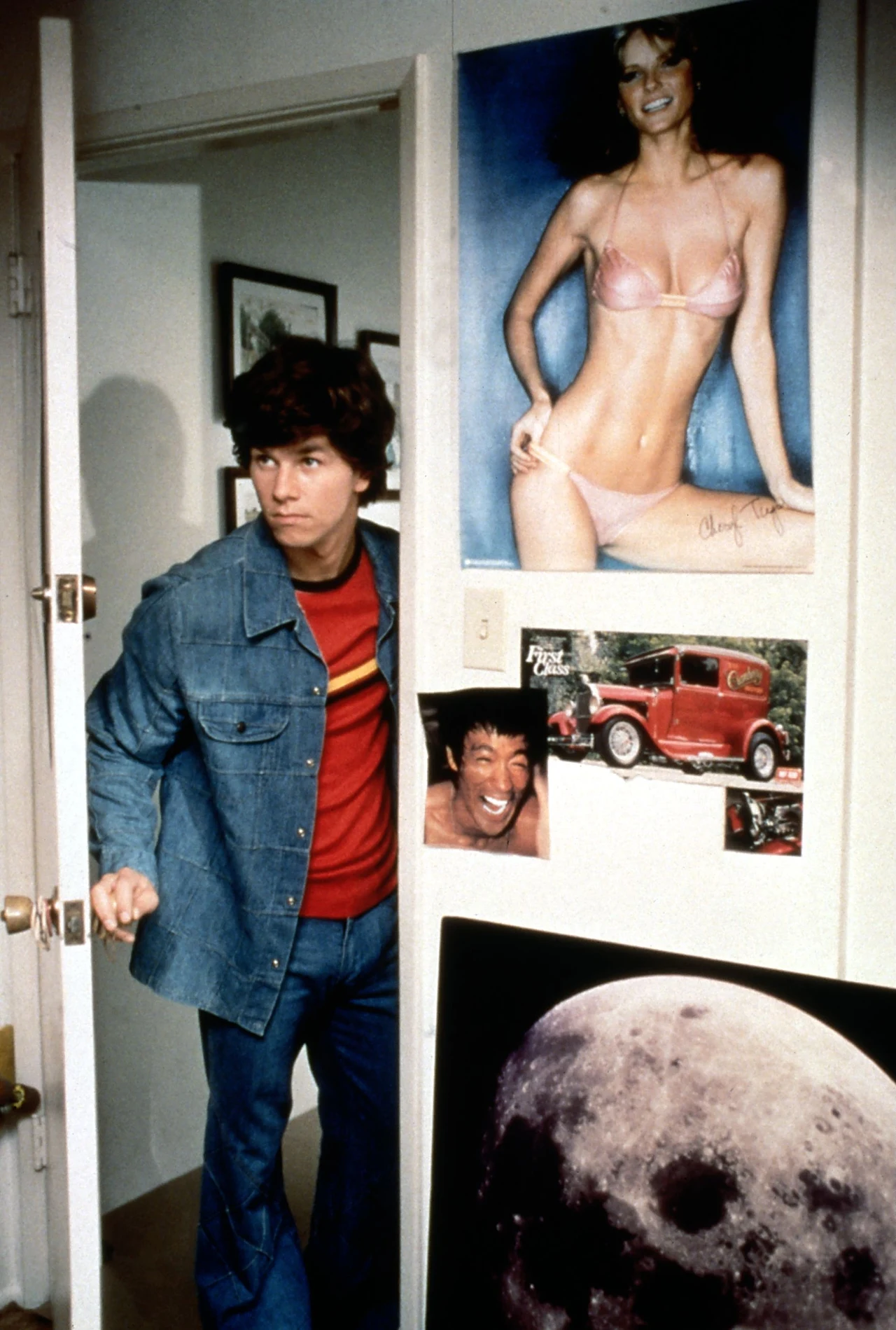 Niebawem Mark zadebiutował także w filmie. Jego pierwszą znaczącą rolą był występ w komedii "Inteligent w armii" (1994). Rok później zagrał u boku Leonardo DiCaprio w "Przetrwać w Nowym Jorku", a rola ta spotkała się z ciepłym przyjęciem krytyków. Branża filmowa zaczęła traktować go już zupełnie serio, kiedy pojawił się w "Boogie Nights" (1997) Paula Thomasa Andersona jako gwiazdor porno Dirk Diggler. 

Posypały się kolejne główne role, aktor wystąpił w filmach: "Mocne uderzenie" (1998) i "Koruptor" (1999), a także w "Złocie pustyni" (1999) Davida O. Russella.