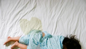 Zawstydzanie i ośmieszanie dziecka nie rozwiąże problemu, a przeciwnie, wywoła kolejny