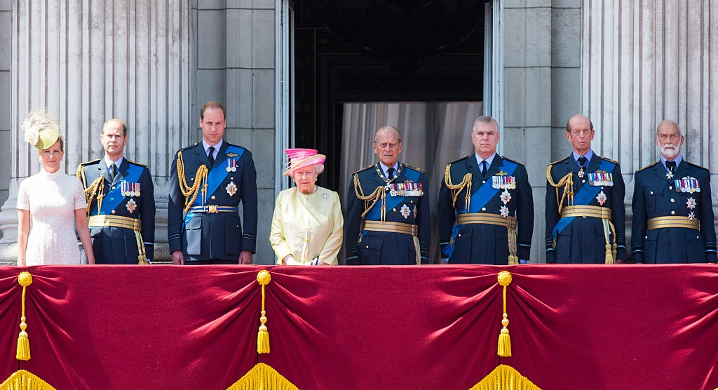 Królowa Elżbieta z rodziną