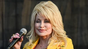 ​Dolly Parton przyznała, że makijaż zmywa po przebudzeniu. I zaraz robi sobie nowy