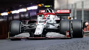 Antonio Giovinazzi w bolidzie zespołu Alfa Romeo