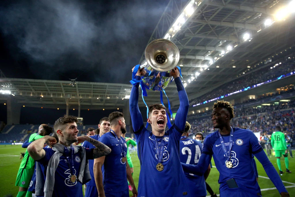 Kai Havertz z trofeum Ligi Mistrzów