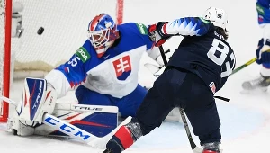 Conor Garland strzela jednego z dwóch goli