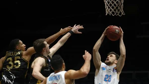 Michał Michalak (z piłką)