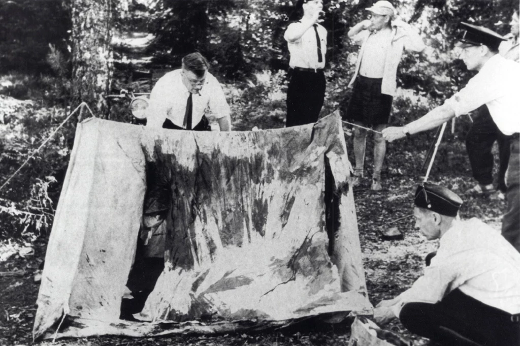 Jezioro Bodom. Policjanci na miejscu zdarzenia, czerwiec 1960