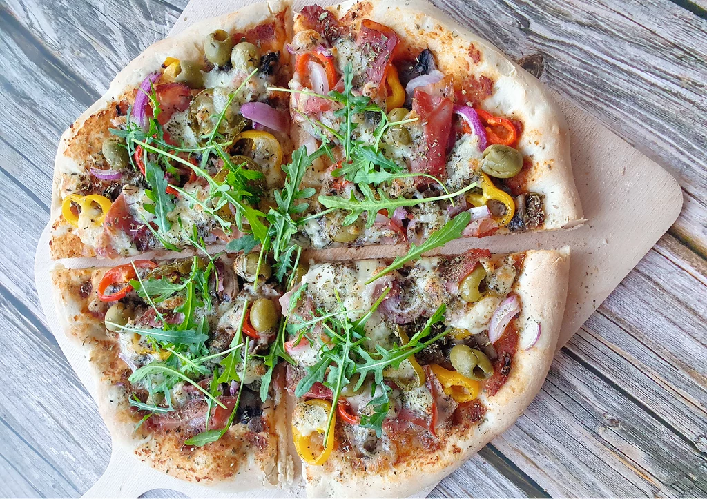 Pizza orkiszowa to zdrowa alternatywa dla tradycyjnej pizzy! Smakuje wybornie