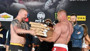 Łukasz "Juras" Jurkowski dostał od Mariusza Pudzianowskiego pizzę oraz butelkę whisky