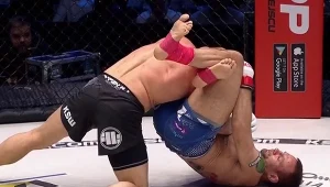 Damian Stasiak wygrał swoją walkę przez poddanie