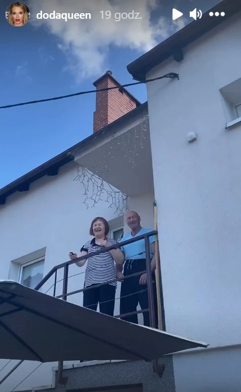 Rodzice Dody nie mogli powstrzymać swojej radości fot. https://www.instagram.com/dodaqueen/ Rodzice Dody nie mogli powstrzymać swojej radości fot. https://www.instagram.com/dodaqueen/