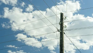 17-latek zmarł w szpitalu po upadku ze słupa 