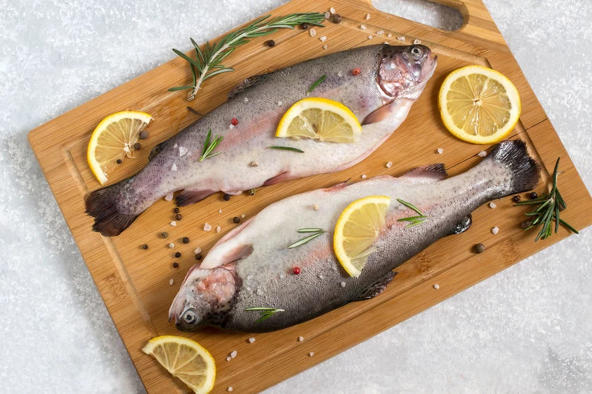 Ryby zawierają cenne kwasy omega-3 i witaminy