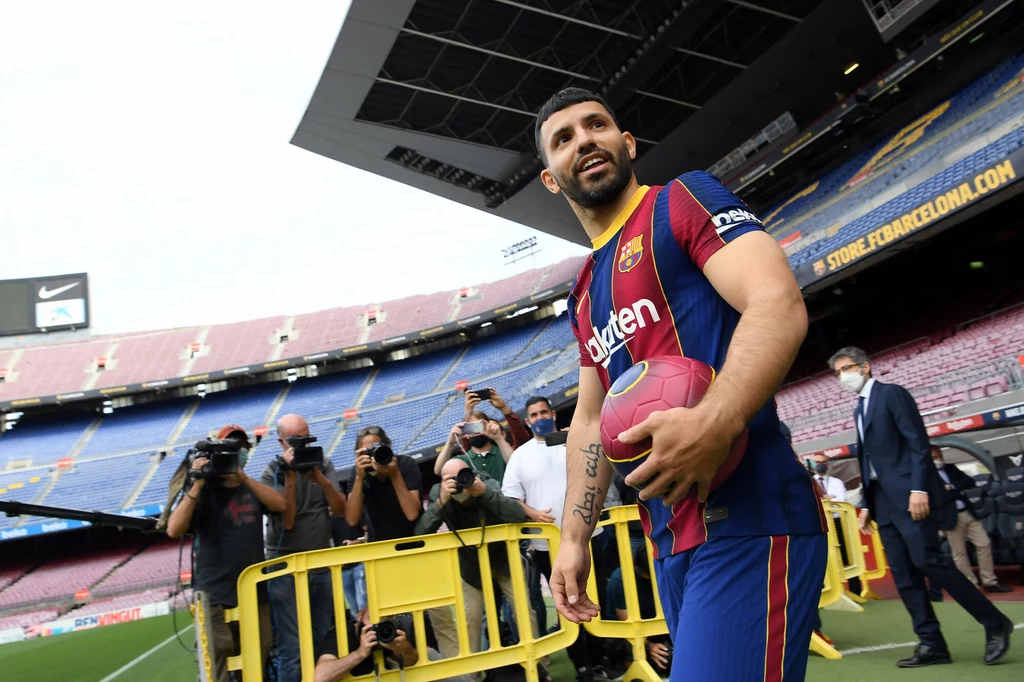 Sergio Aguero, nim pomyśli o emeryturze, będzie chciał pomóc w wywindowaniu Barcelony z powrotem na sam szczyt Sergio Aguero, nim pomyśli o emeryturze, będzie chciał pomóc w wywindowaniu Barcelony z powrotem na sam szczyt