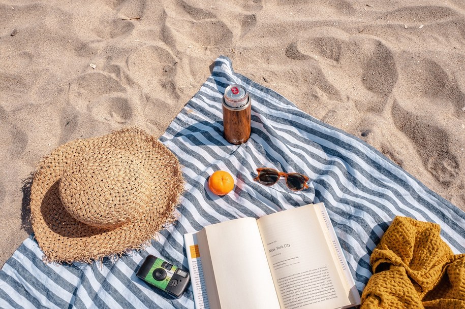 Wakacje na plaży i najpotrzebniejsze artykuły. Artykuły wakacyjne.