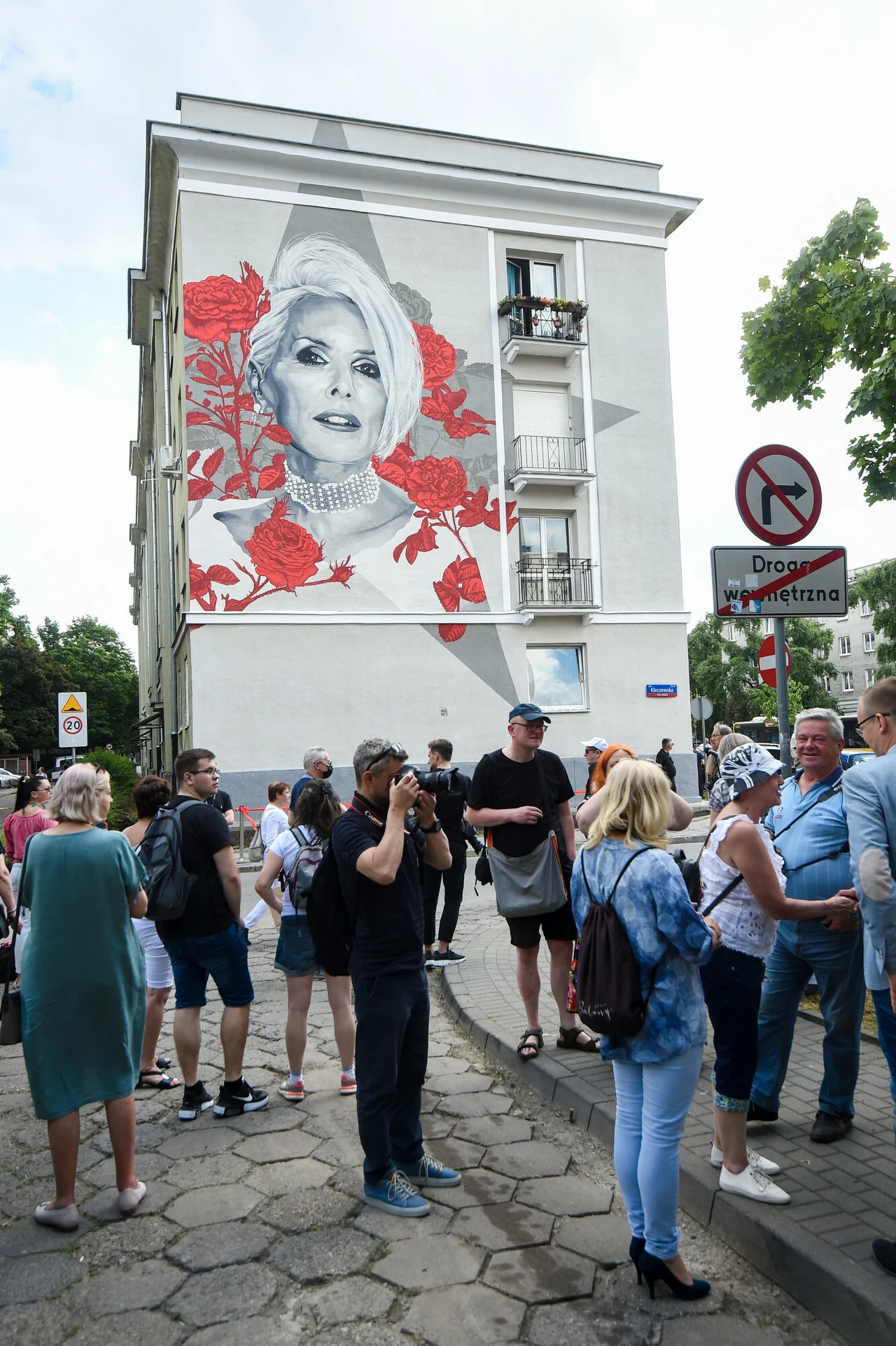 W Warszawie odsłonięto mural z podobizną Kory W Warszawie odsłonięto mural z podobizną Kory