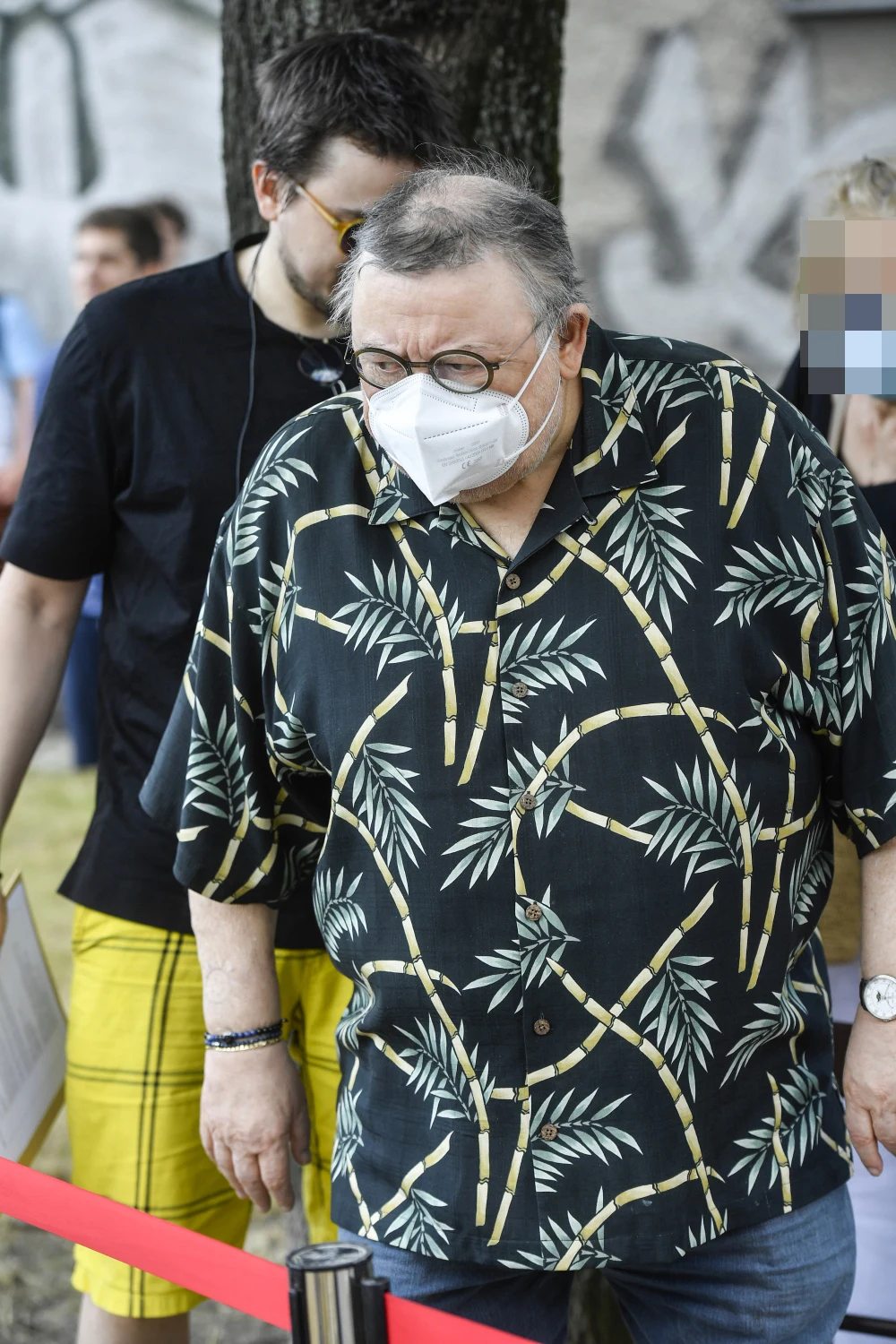 Wojciech Mann na odsłonięciu muralu Kory w dniu jej 70. urodzin Wojciech Mann na odsłonięciu muralu Kory w dniu jej 70. urodzin