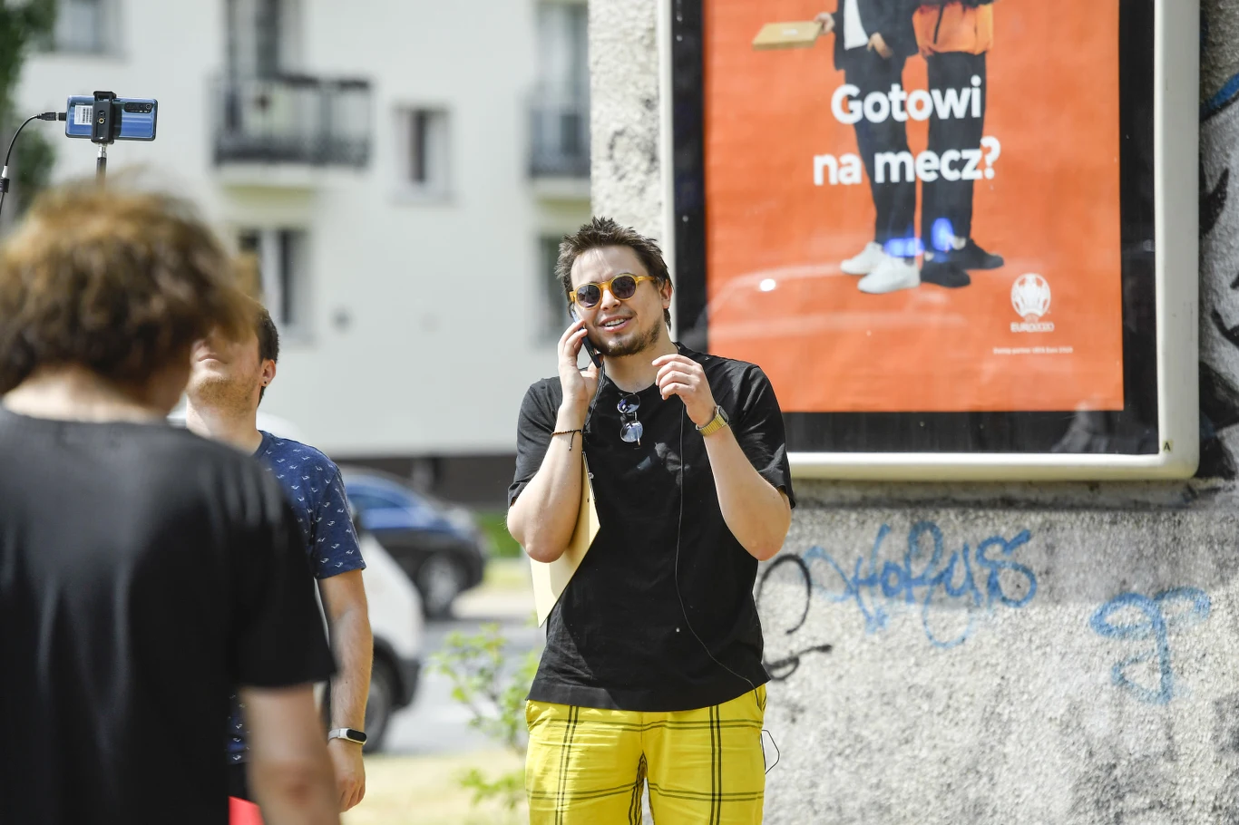 Marcin Mann na odsłonięciu muralu Kory w dniu jej 70. urodzin Marcin Mann na odsłonięciu muralu Kory w dniu jej 70. urodzin