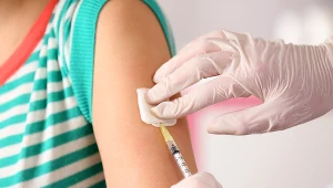 Lekarz w Niemczech przez pomyłkę zaszczepił 9-latke