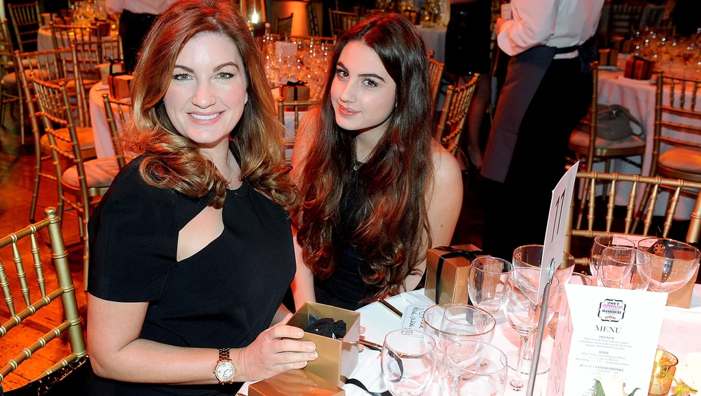 Karren Brady wspiera swoją córkę, Sophie Peschisolido, w jej karierze modelki 