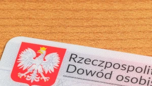 Co grozi za posługiwanie się nieważnym dowodem osobistym?