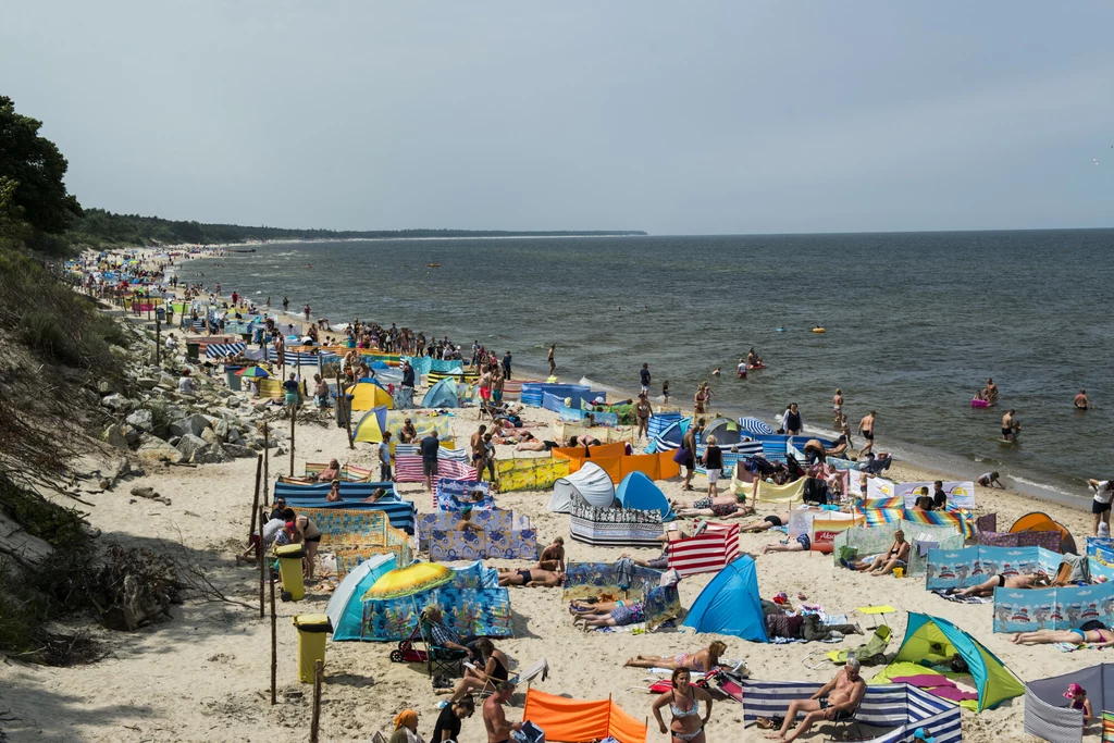 Plaża w Kołobrzegu jest uwielbiana przez turystów