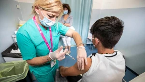 We Włoszech rozpoczęły się szczepienia na COVID-19 dzieci między 12. a 16. rokiem życia