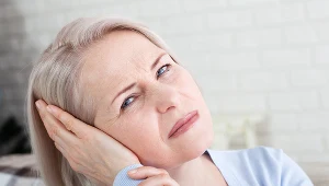 Szumy i piszczenie w uszach mogą być nie do zniesienia; co robić?