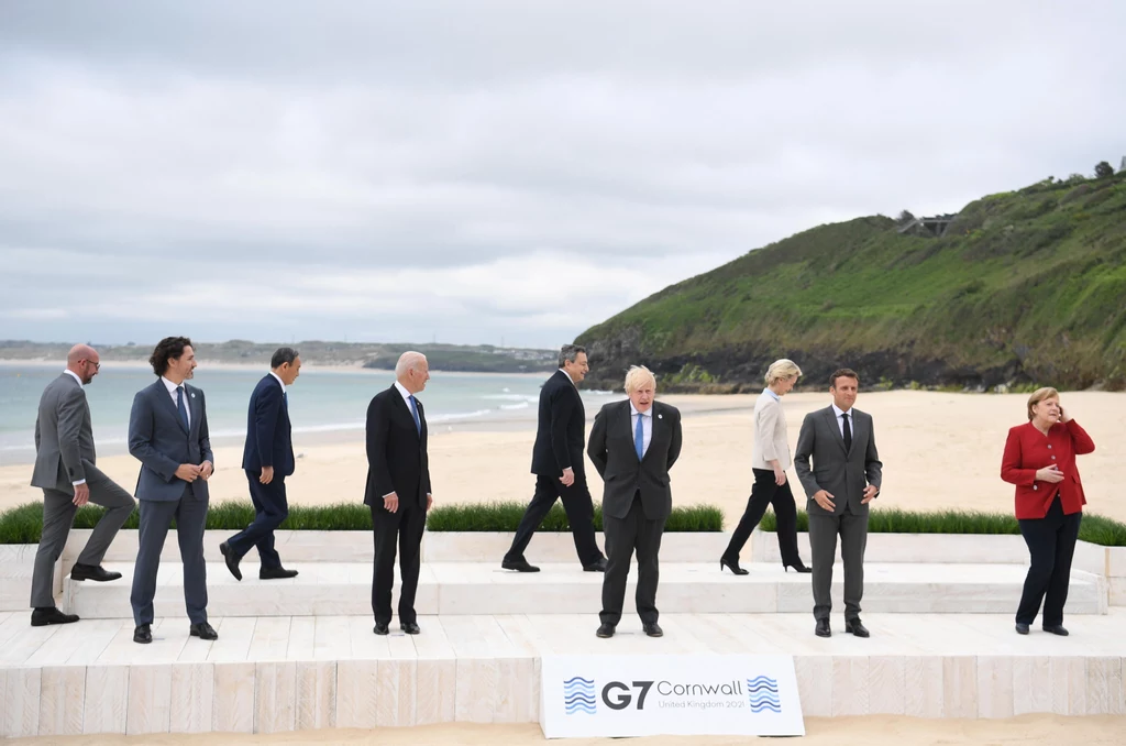 Przywódcy państw G7 podczas szczytu w Kornwalii.