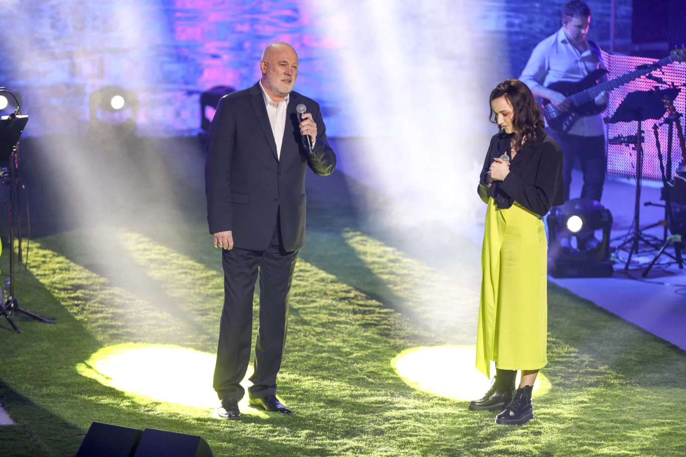 12 finalistów konkursu zaśpiewało jeden utwór solo i jeden w duecie z gwiazdą. Na zdjęciu Ryszard Rynkowski i Monika Wójcikowska.
