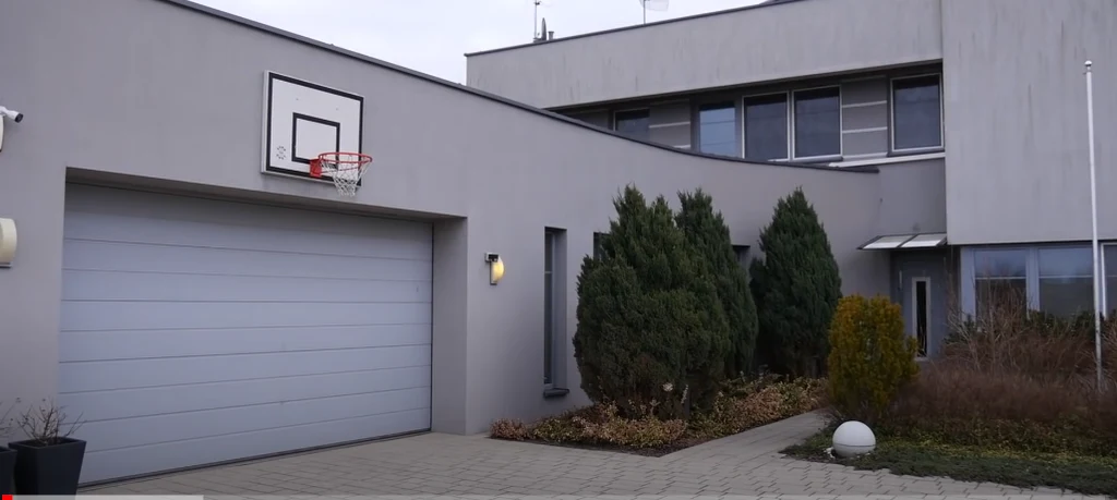 Dom Sandry Dom Sandry