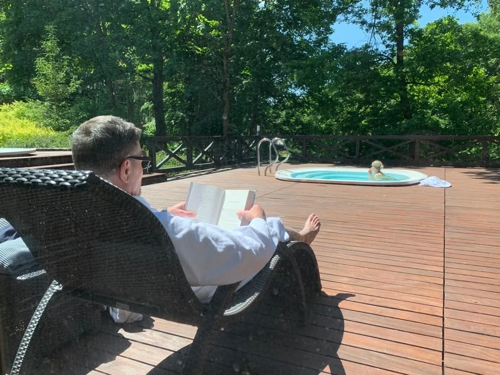 Krzysztof Ibisz relaksuje się w spa