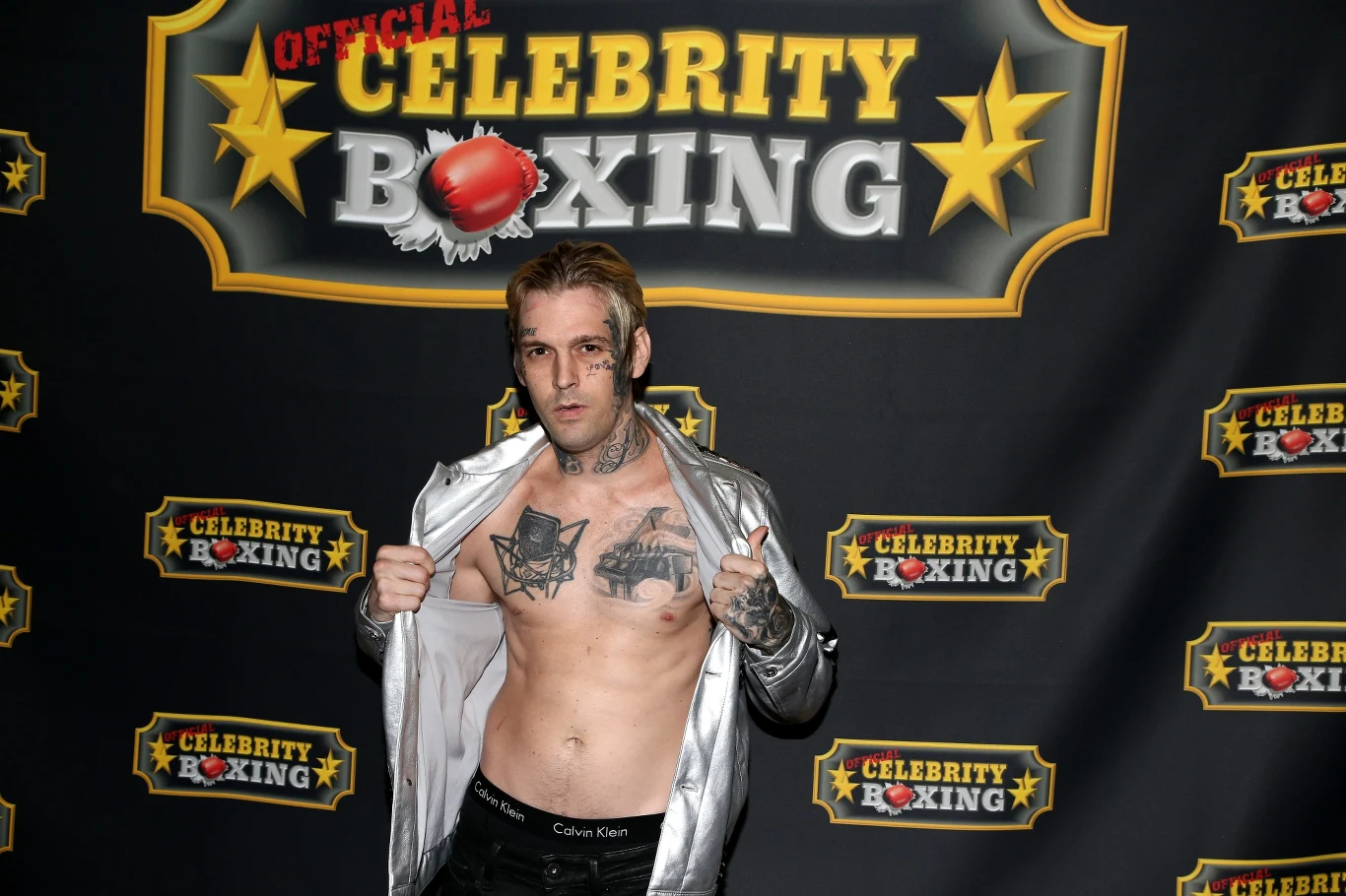 Aaron Carter mierzy natomiast 1,83 m i waży 79 kilogramów. Wokalista kilka lat temu w mediach informował, że był poważnie chory i z tego powodu drastycznie chudł (ważył wtedy nieco ponad 50 kg). Wokalista miał też problemy z depresją, nerwicą, a lekarze zdiagnozowali u niego również schizofrenię. Do utraty wagi przyczyniły się też uzależnienia Cartera, wokalista z tego powodu wylądował na odwyku. 