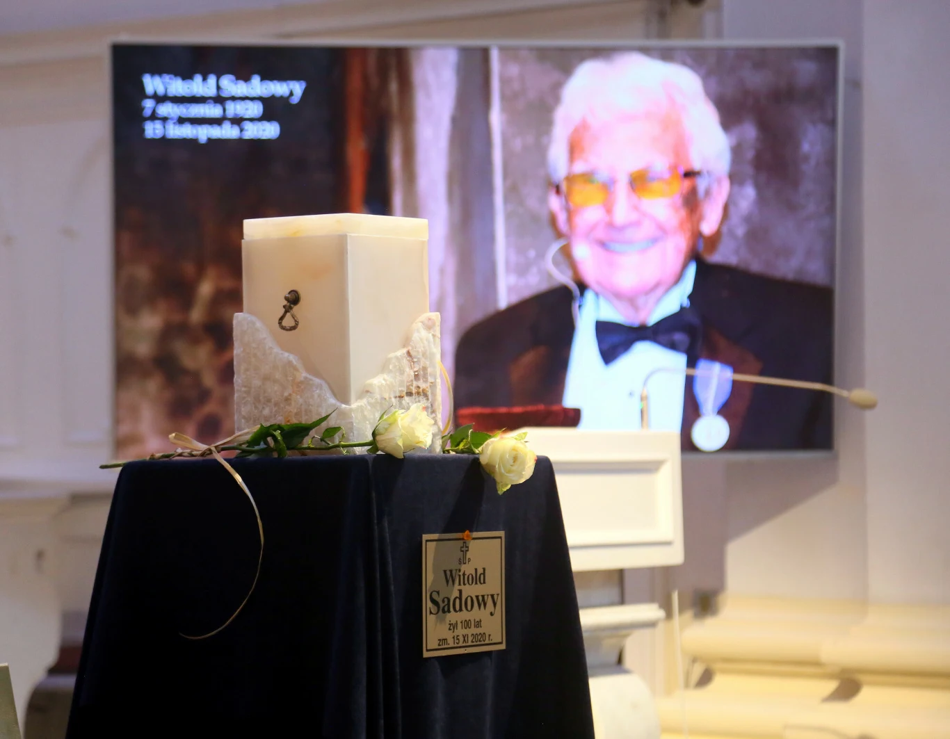 Aktor teatralny i kronikarz życia artystycznego Witold Sadowy zmarł 15 listopada 2020 r. Miał ponad 100 lat.