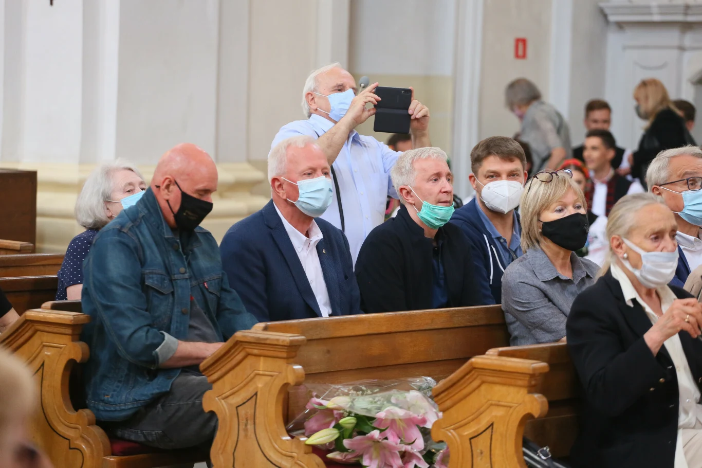 "W imieniu środowiska artystę pożegna jego wieloletni przyjaciel, prezes ZASP - Krzysztof Szuster" - napisano w komunikacie ZASP.