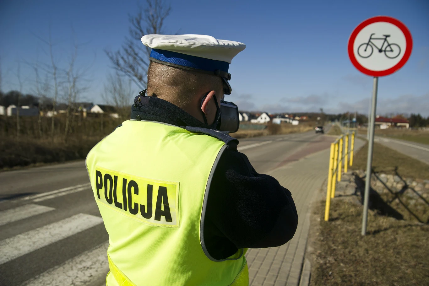 Policjanci patrolują dziś rejony przejść dla pieszych Policjanci patrolują dziś rejony przejść dla pieszych