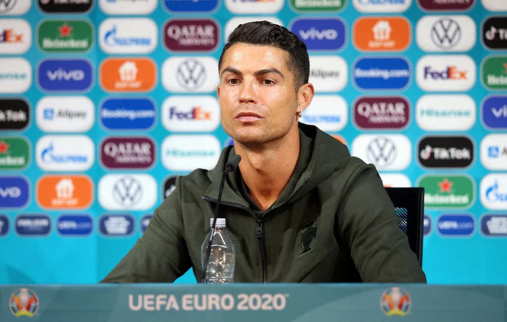 Jeden gest Ronaldo wystarczył, by wywołać małe "trzęsienie ziemi" na giełdzie