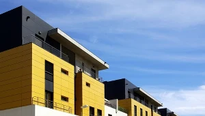 Sprzedający mieszkania coraz bardziej windują ceny