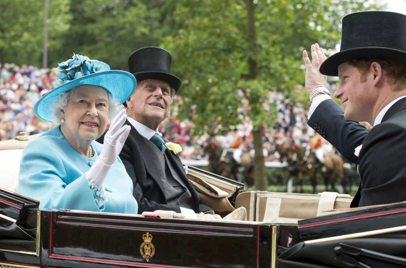 Książę Filip, książę Harry i królowa Elżbieta II Książę Filip, książę Harry i królowa Elżbieta II